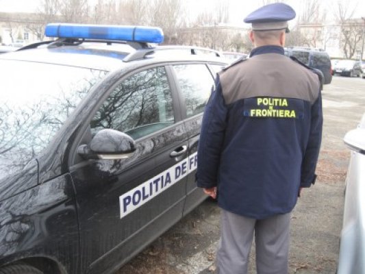 Doi constănţeni încercau să scoată maşini din ţară cu documente false